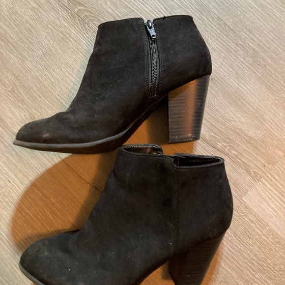 Black booties tall heel - Picture 1 of 4